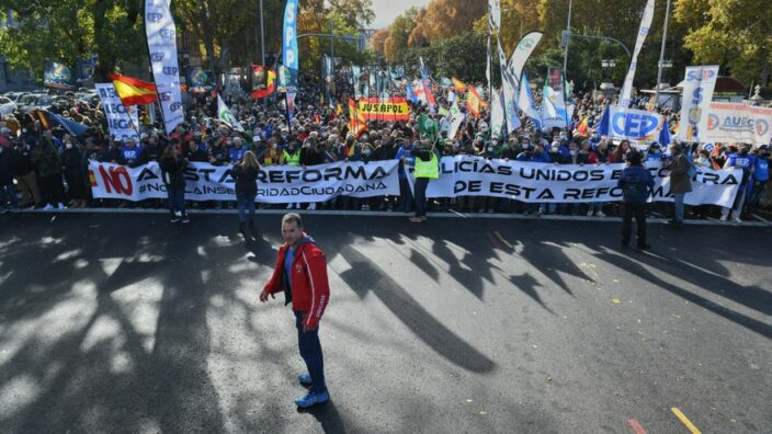 Policía privada de la extrema derecha